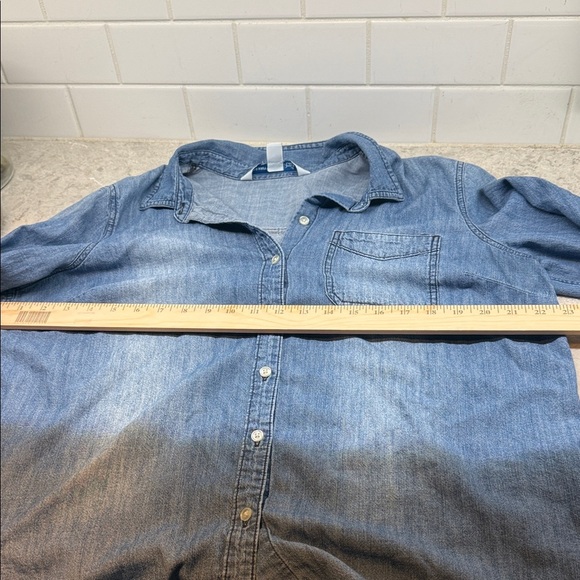 Women’s Old Navy Light weight Denim Button-Up Shirt. Cotton. XL - Picture 9 of 9